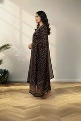 Round neckline crape kurti set