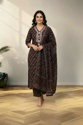 Round neckline crape kurti set