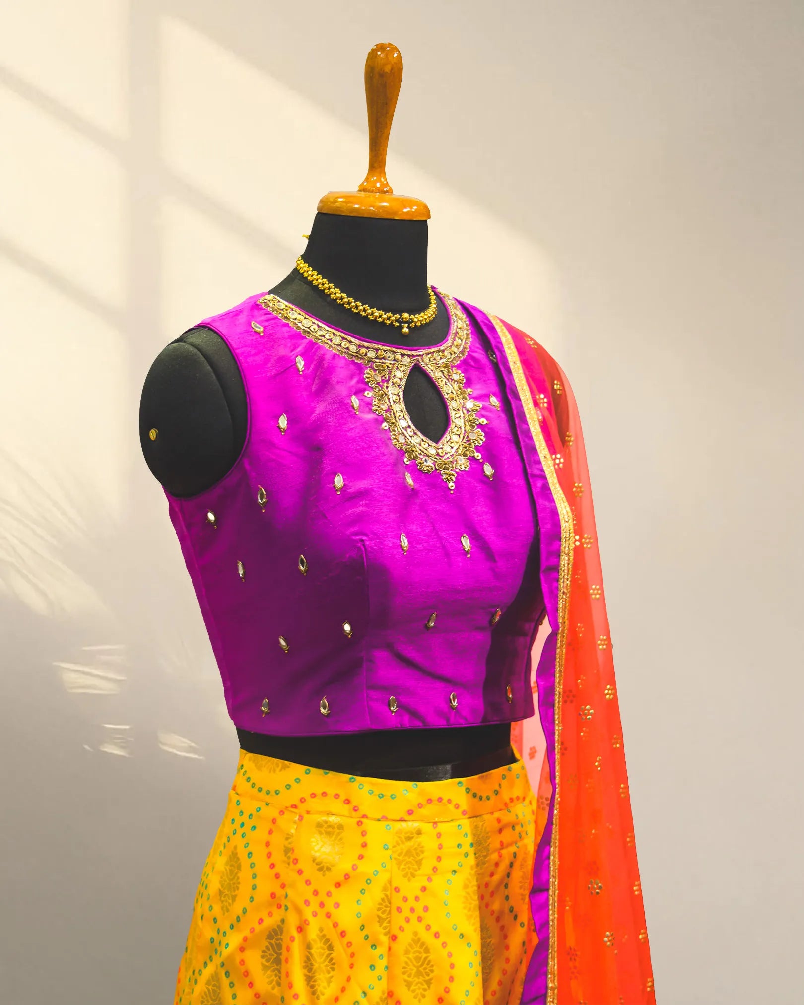 Key hole Front neck patten lehenga with knitted duppata
